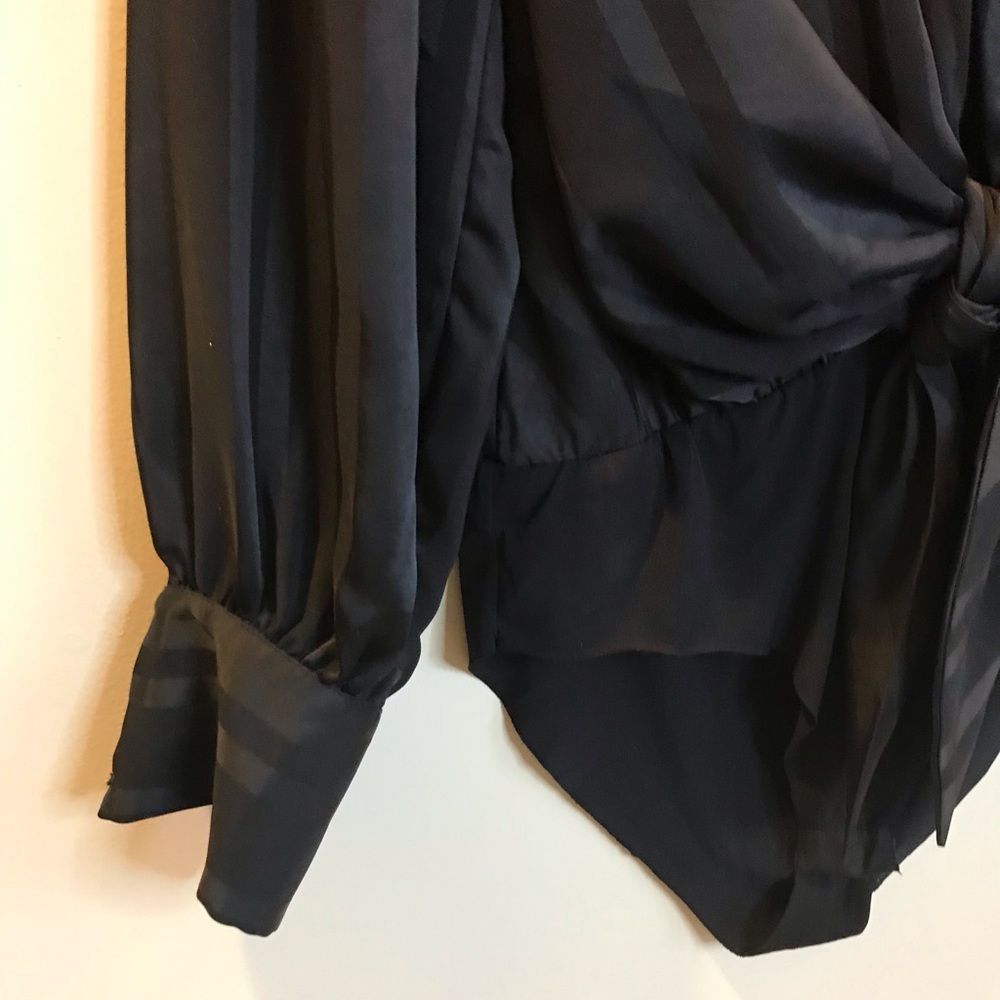 J.O.A. Tie Front Black Bodysuit size MEDIUM - Picture 6 of 8